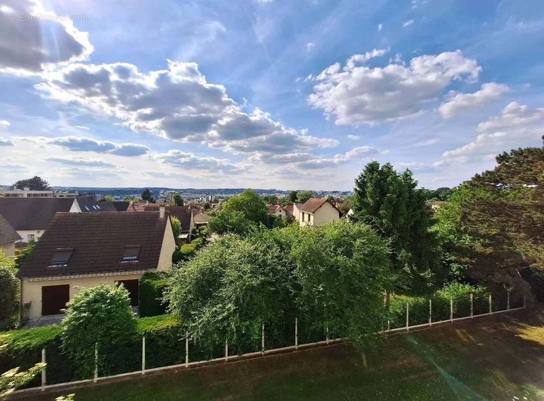Appartement à L'HAY-LES-ROSES