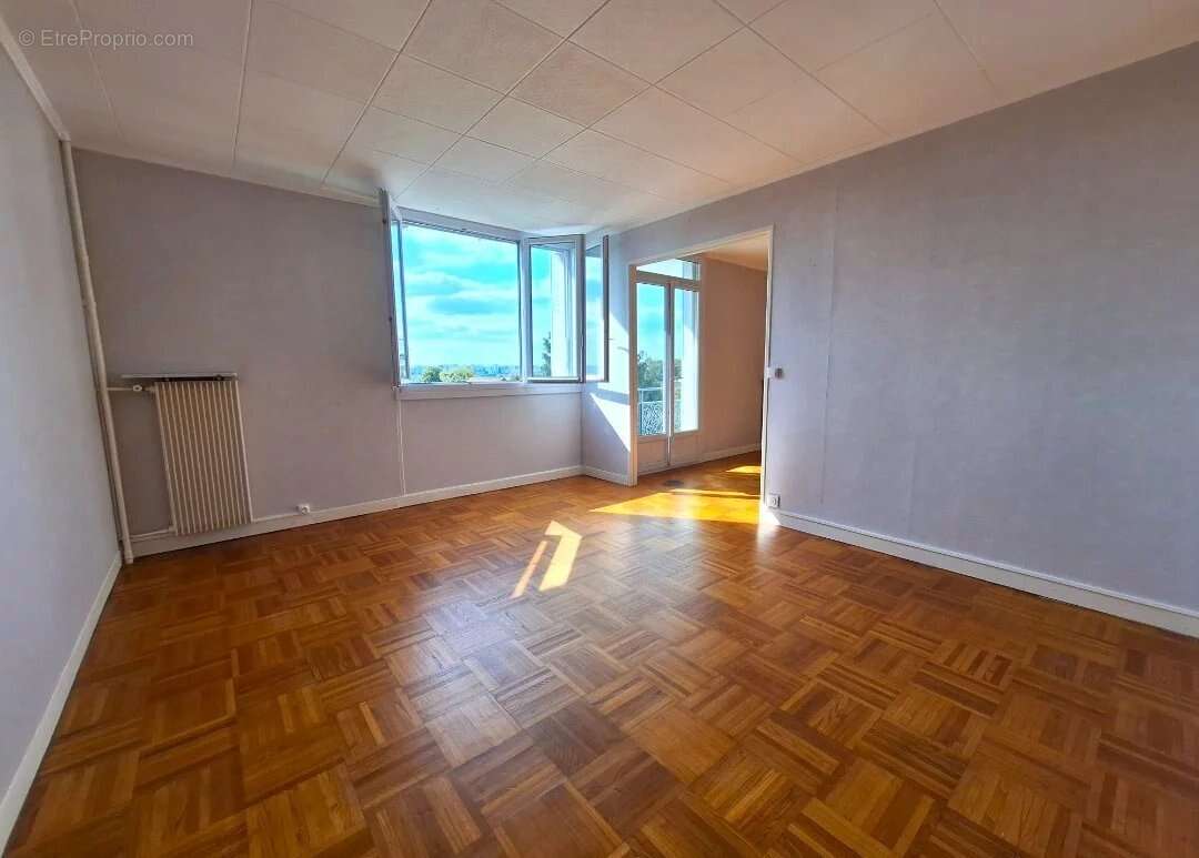 Appartement à L'HAY-LES-ROSES