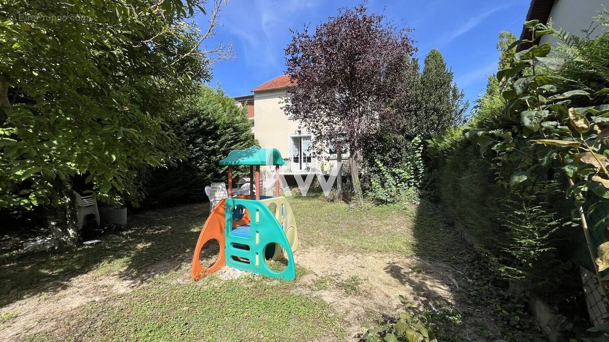 Maison à VIRY-CHATILLON