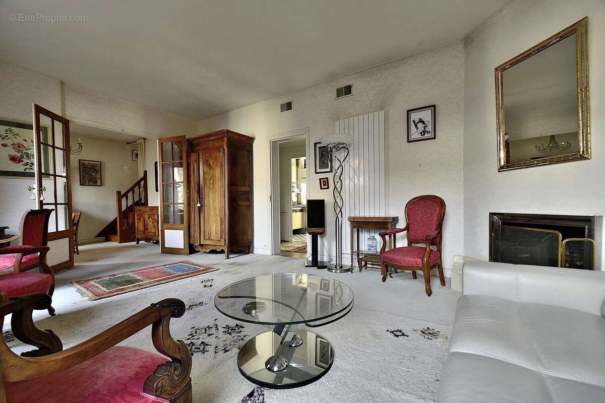 Appartement à SAINT-MAUR-DES-FOSSES