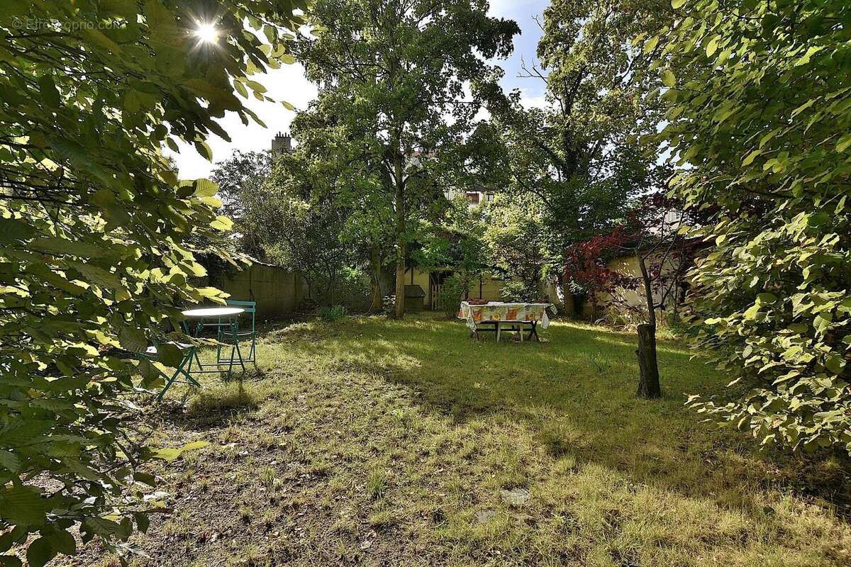 Appartement à SAINT-MAUR-DES-FOSSES