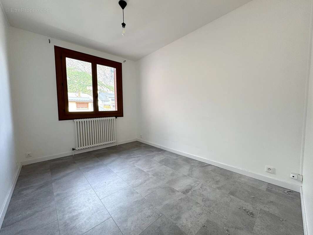 Appartement à SAINT-JEAN-DE-MAURIENNE