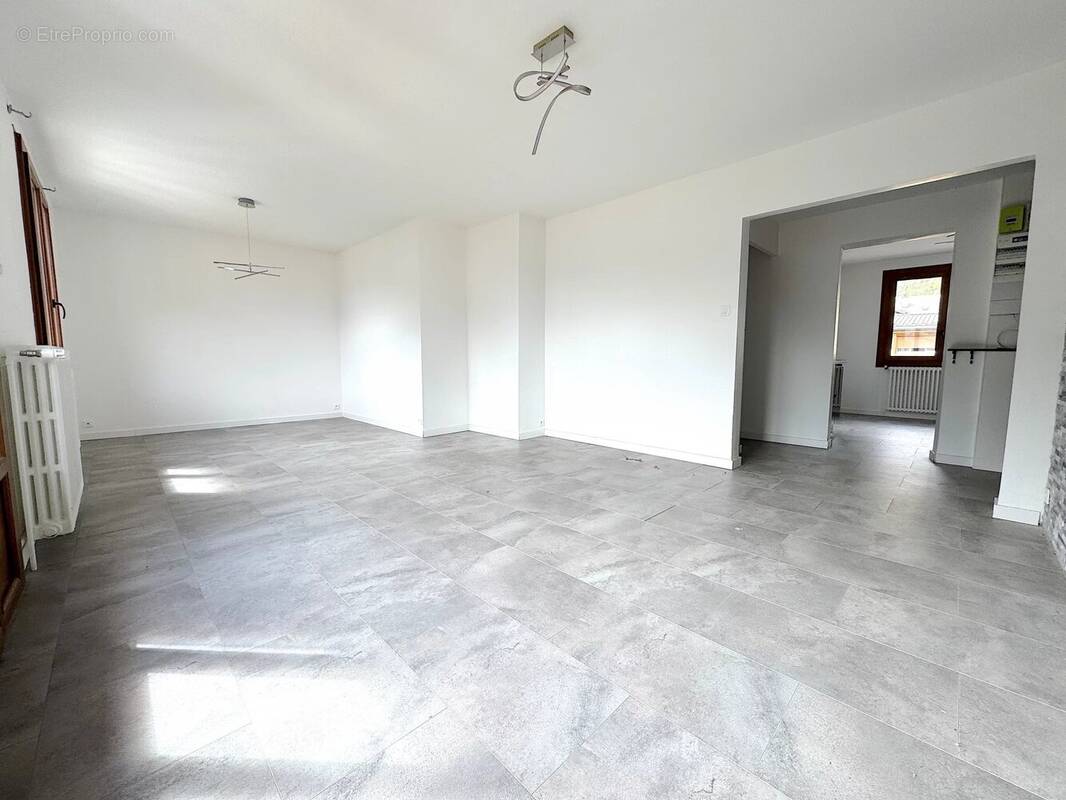 Appartement à SAINT-JEAN-DE-MAURIENNE