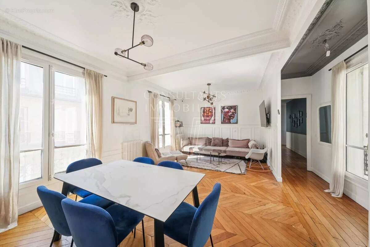 Appartement à PARIS-17E