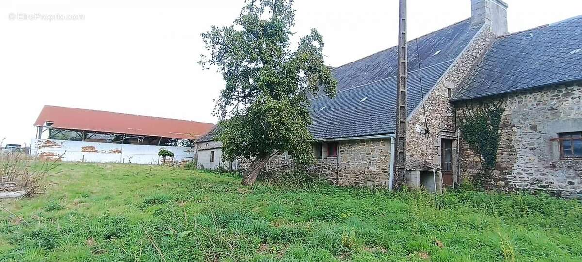 Maison à NEULLIAC