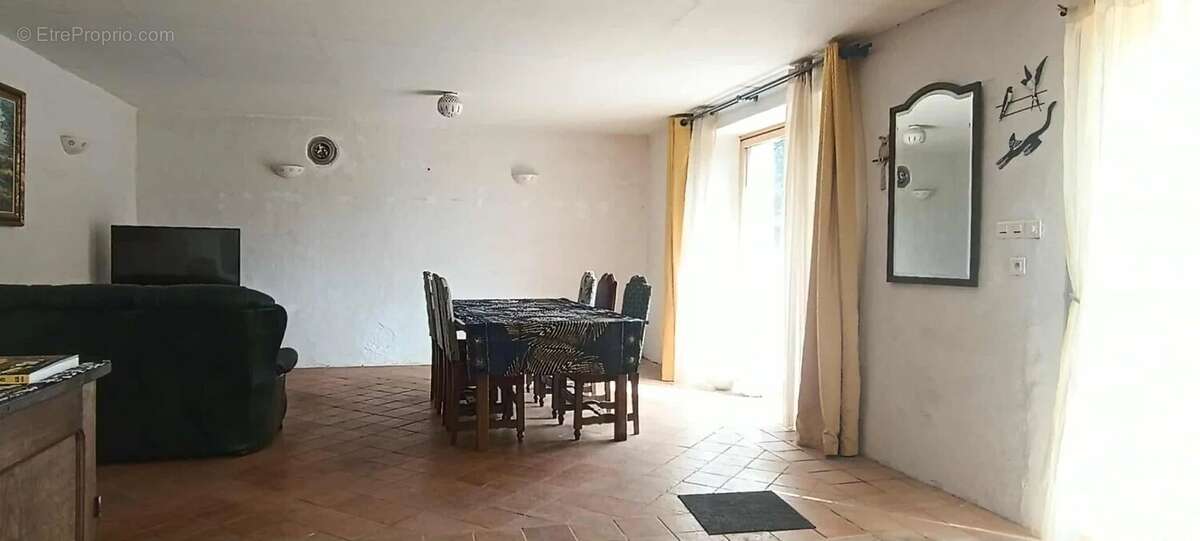 Maison à NEULLIAC