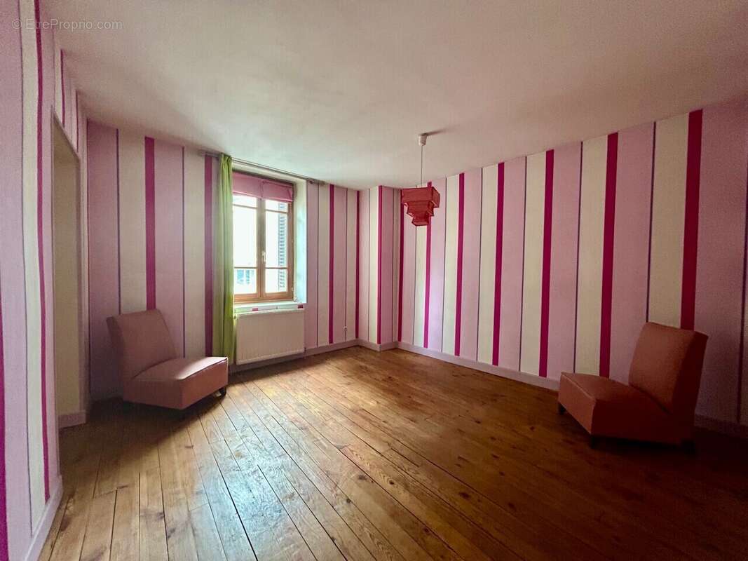 Maison à BOURG-DE-PEAGE