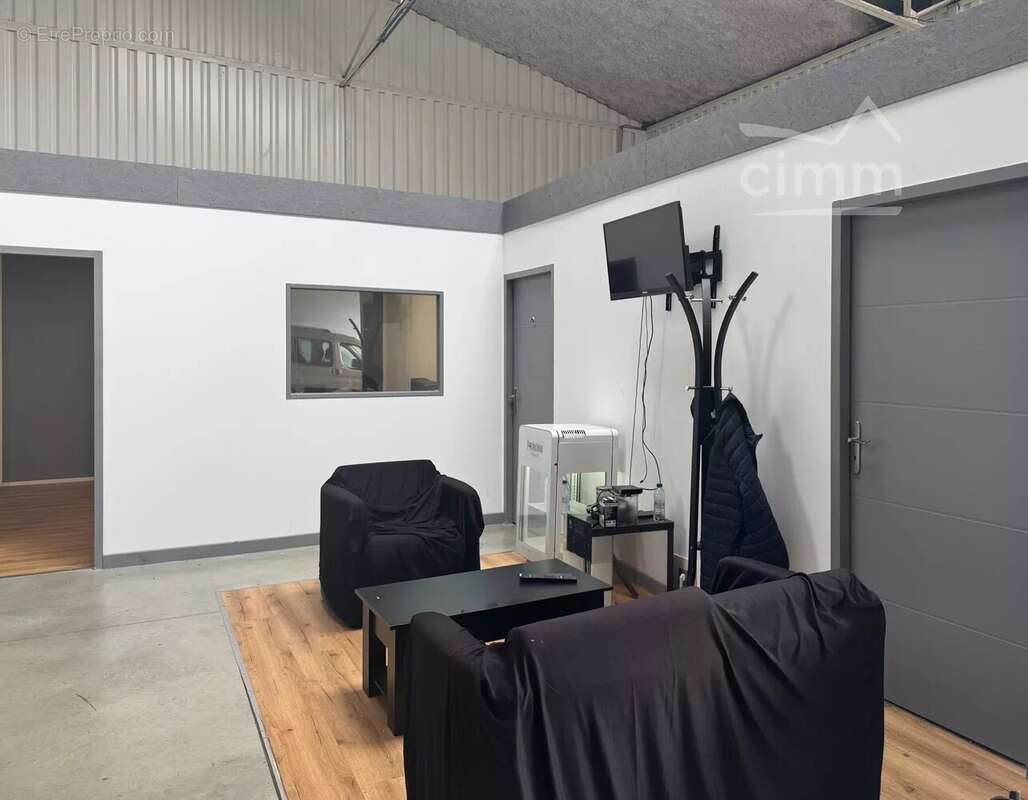 Commerce à SAINT-VINCENT-DE-MERCUZE