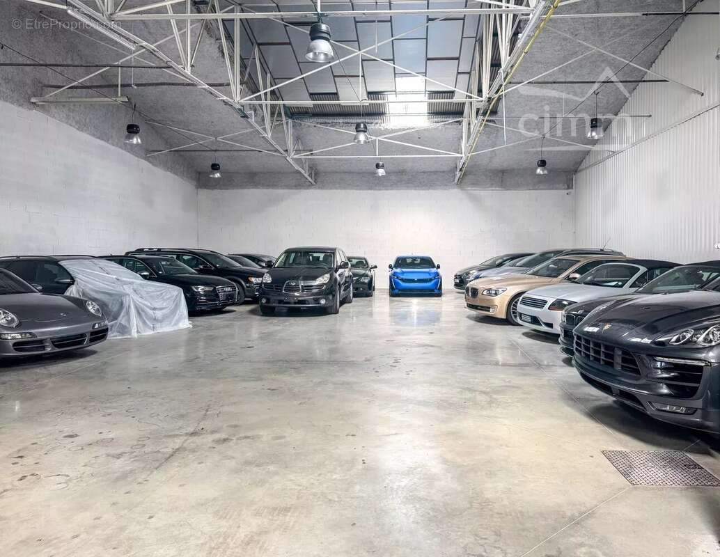 Commerce à SAINT-VINCENT-DE-MERCUZE