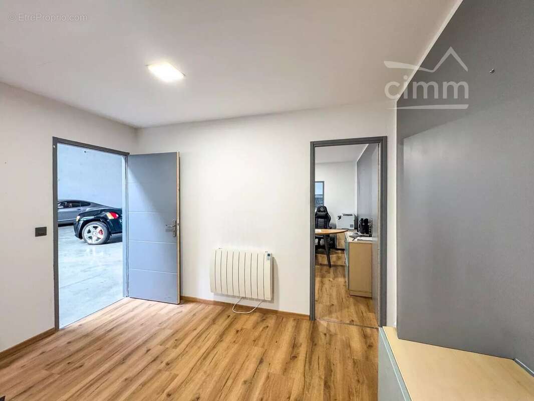 Commerce à SAINT-VINCENT-DE-MERCUZE