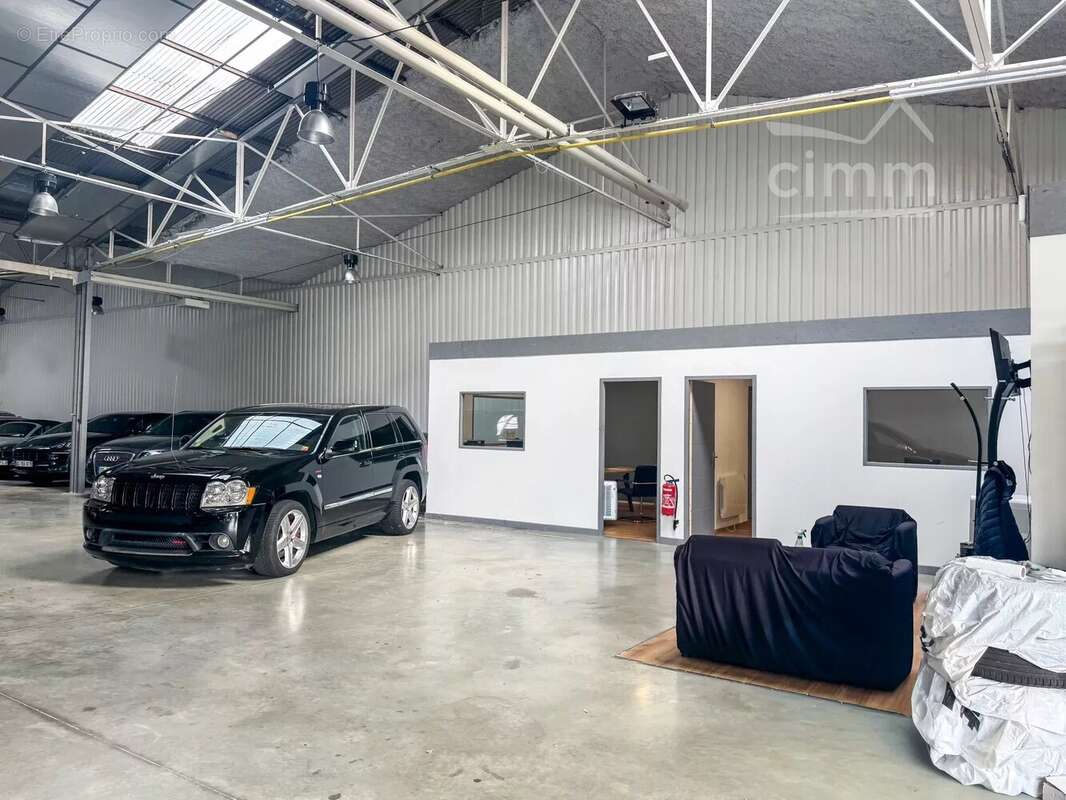 Commerce à SAINT-VINCENT-DE-MERCUZE