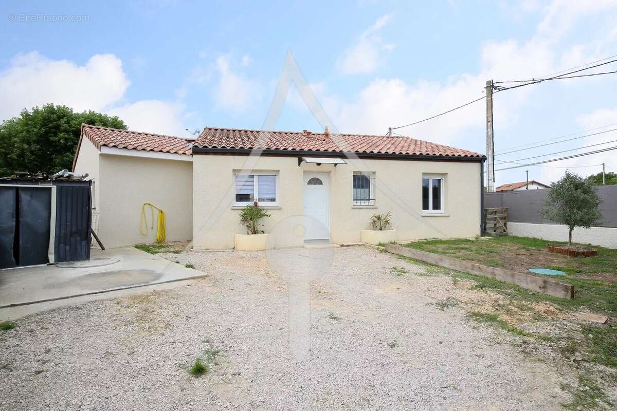 Maison à LAVERNOSE-LACASSE