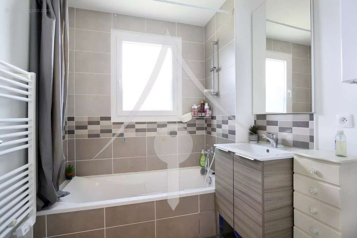 Maison à LAVERNOSE-LACASSE