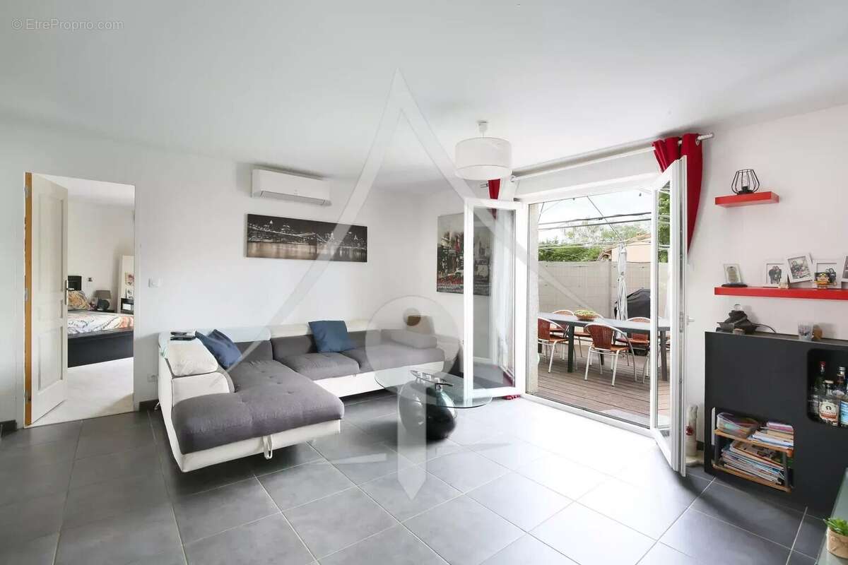 Maison à LAVERNOSE-LACASSE