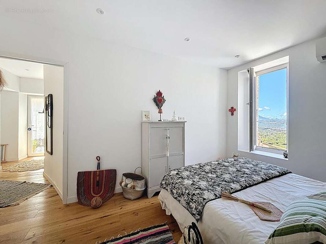 Maison à MONTEGROSSO