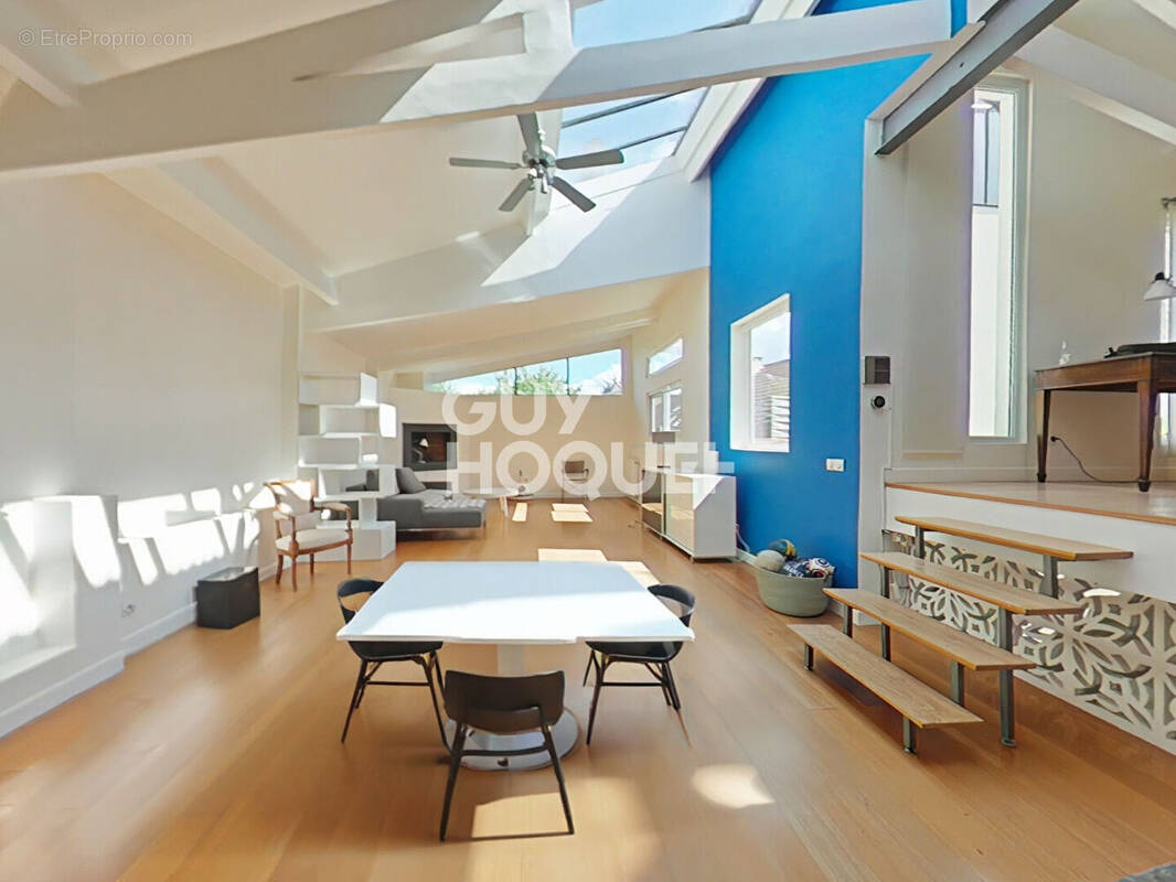 Appartement à FONTENAY-SOUS-BOIS