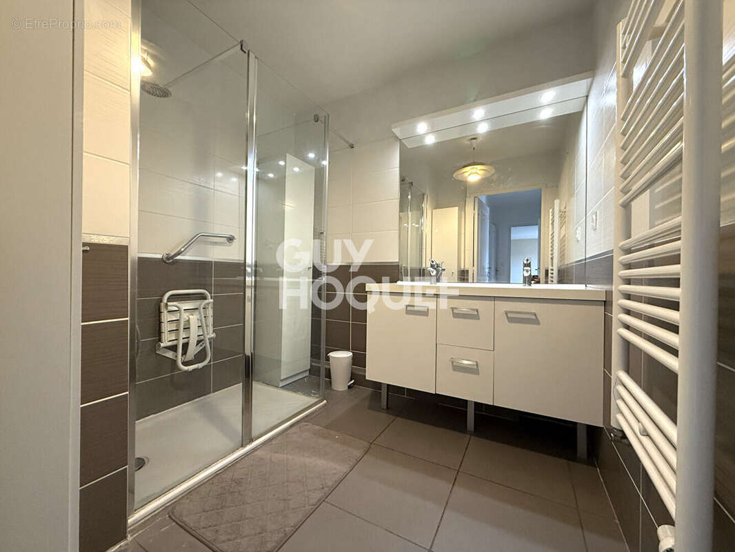 Appartement à MORNANT