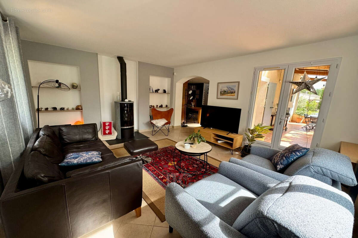 Maison à POURRIERES