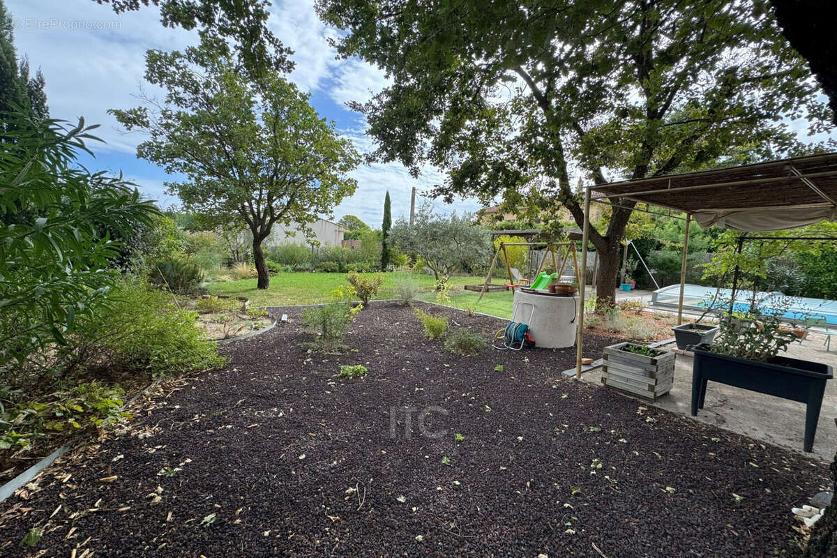 Maison à POURRIERES