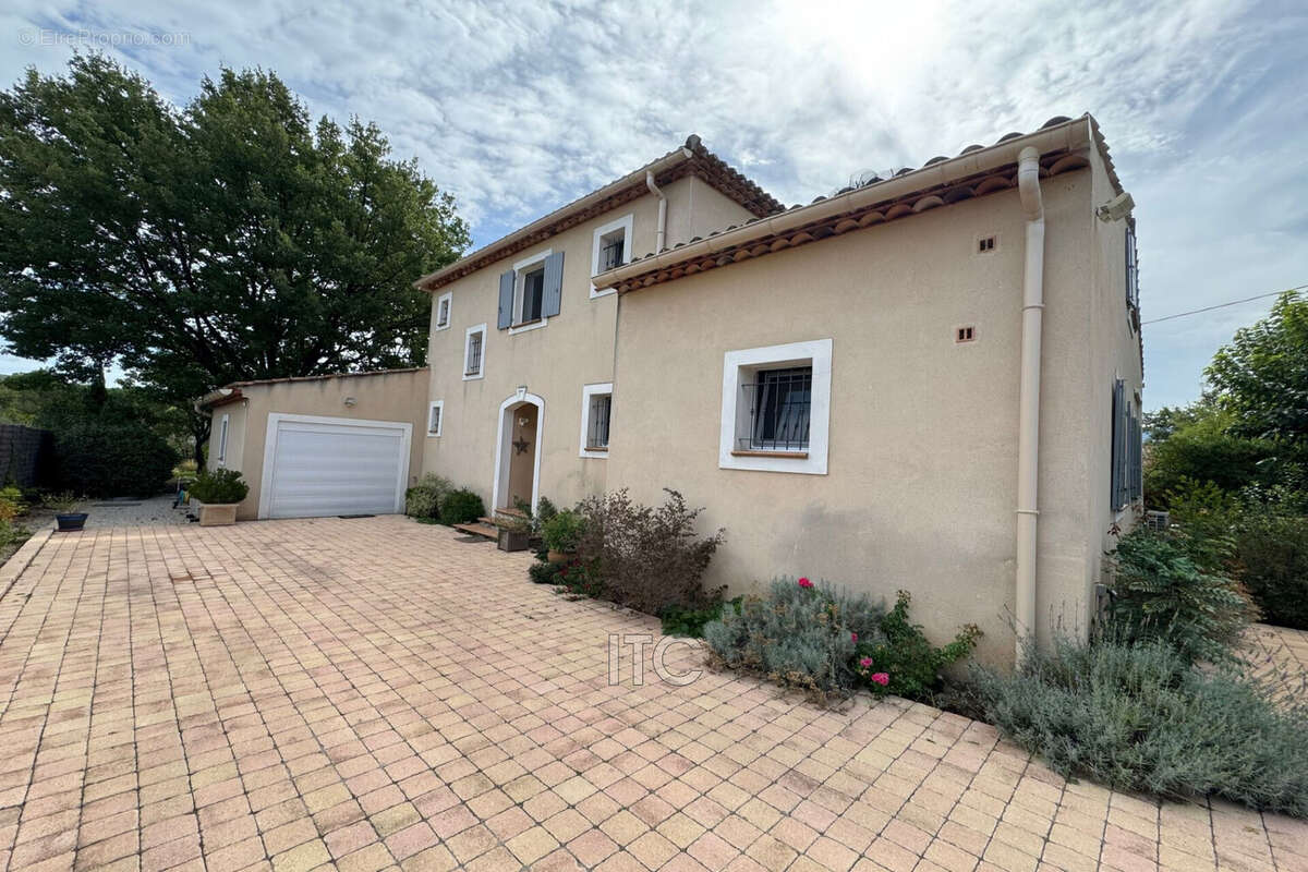 Maison à POURRIERES