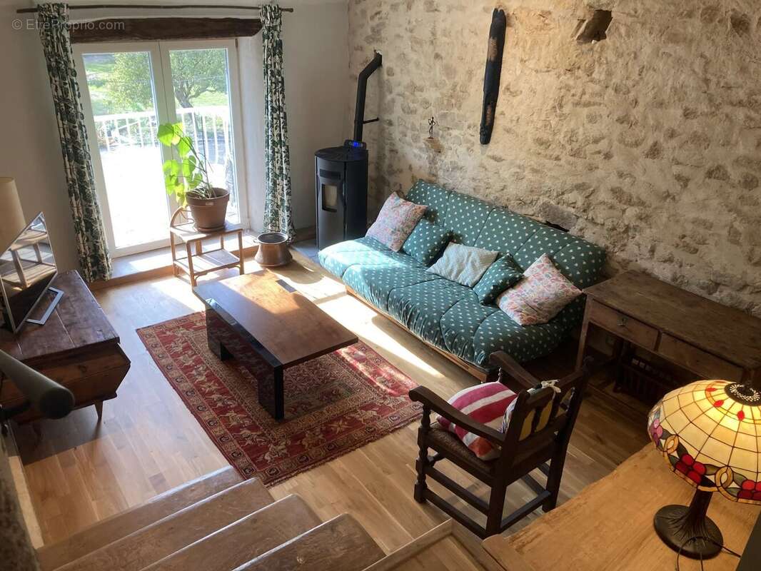 Appartement à LA CHAPELLE-MONTBRANDEIX