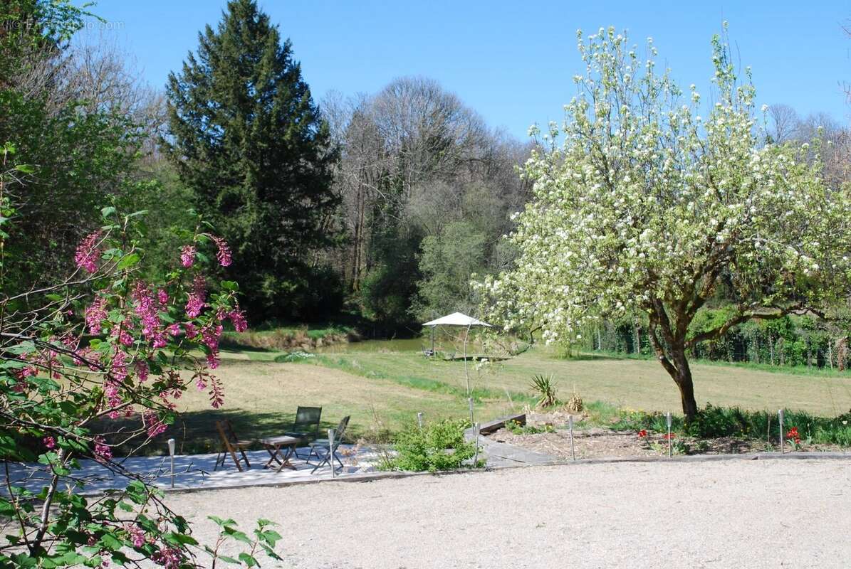 Appartement à LA CHAPELLE-MONTBRANDEIX