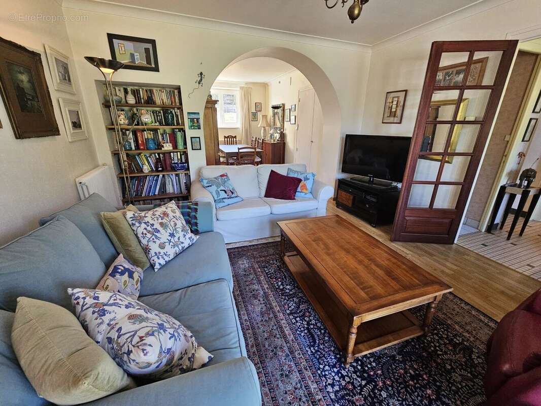 Appartement à LA CHAPELLE-MONTBRANDEIX