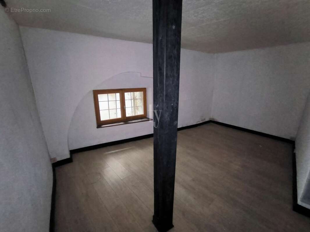 Appartement à SAINT-LEONARD-DE-NOBLAT