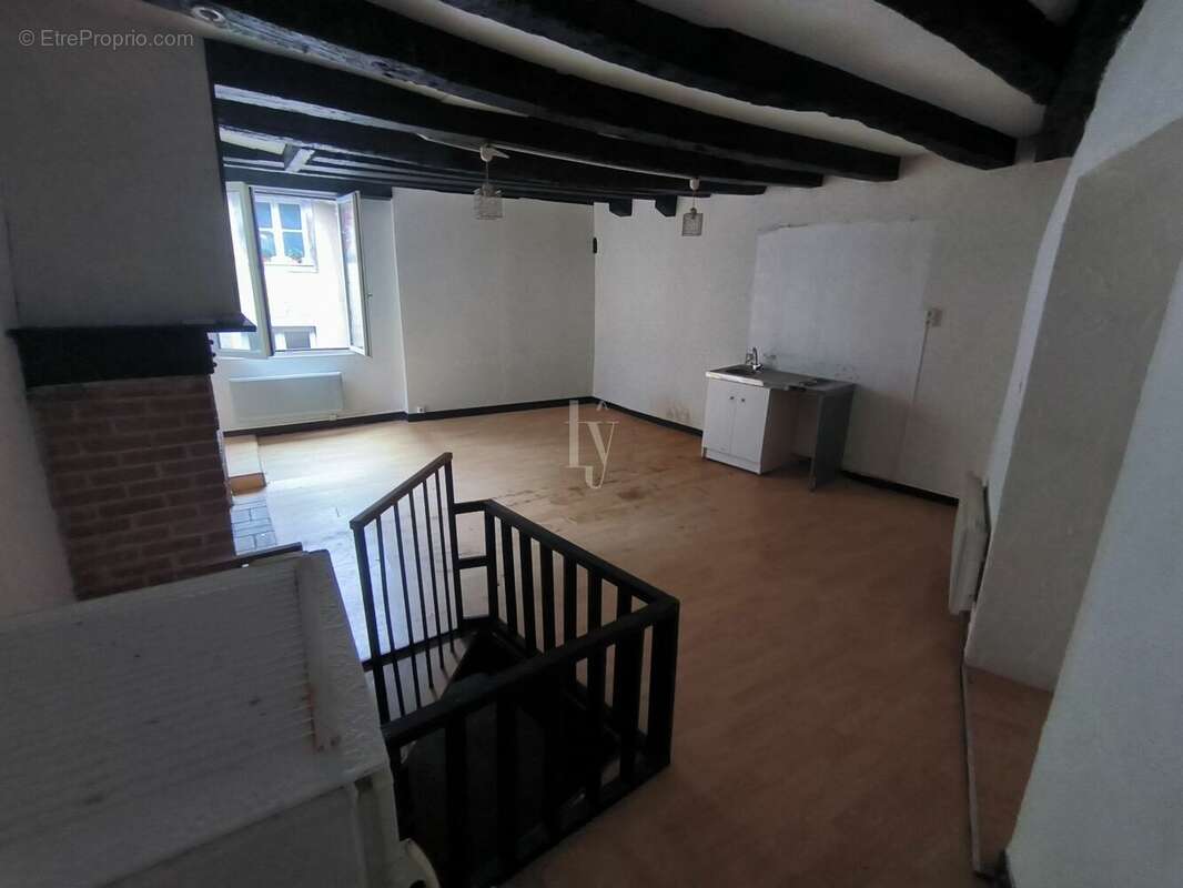 Appartement à SAINT-LEONARD-DE-NOBLAT