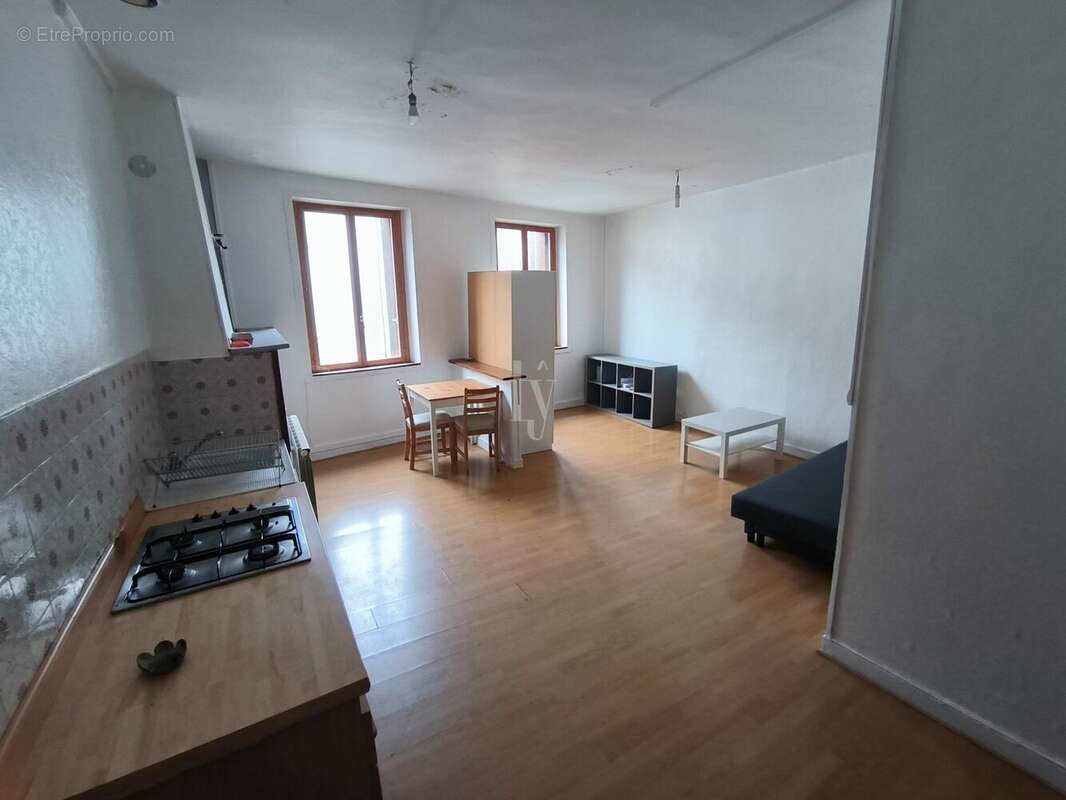 Appartement à SAINT-LEONARD-DE-NOBLAT