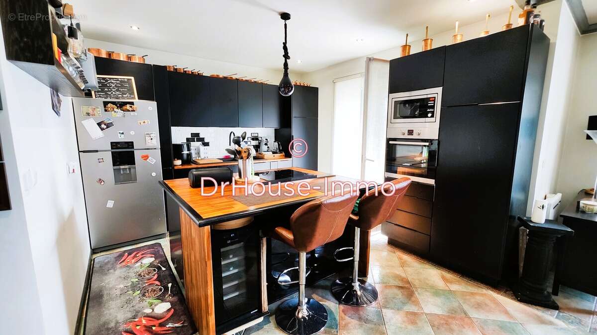 Maison à SAINT-MAUR-DES-FOSSES