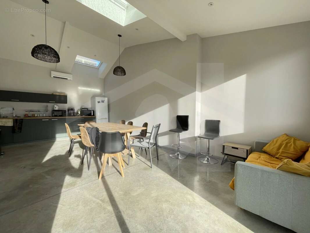 Commerce à SASSENAGE