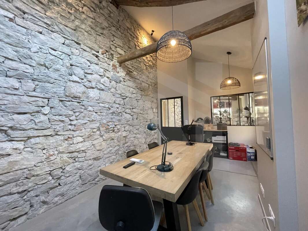 Commerce à SASSENAGE