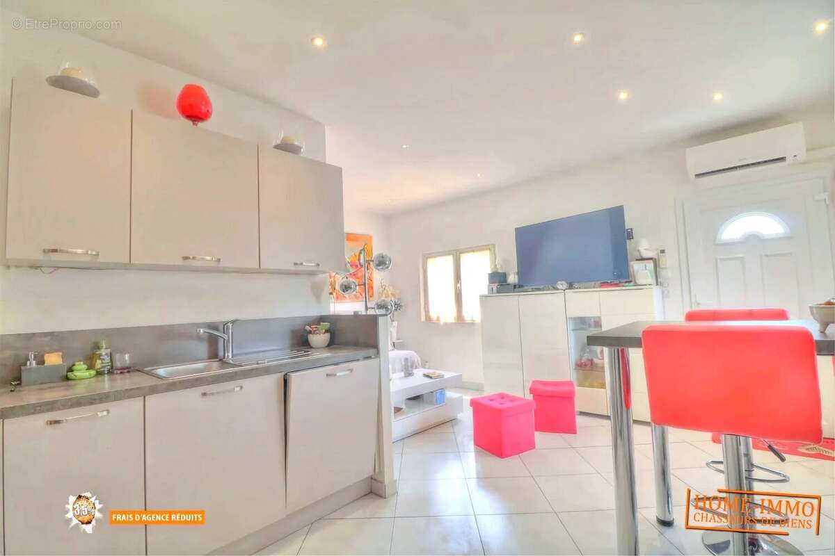 Appartement à VALLAURIS