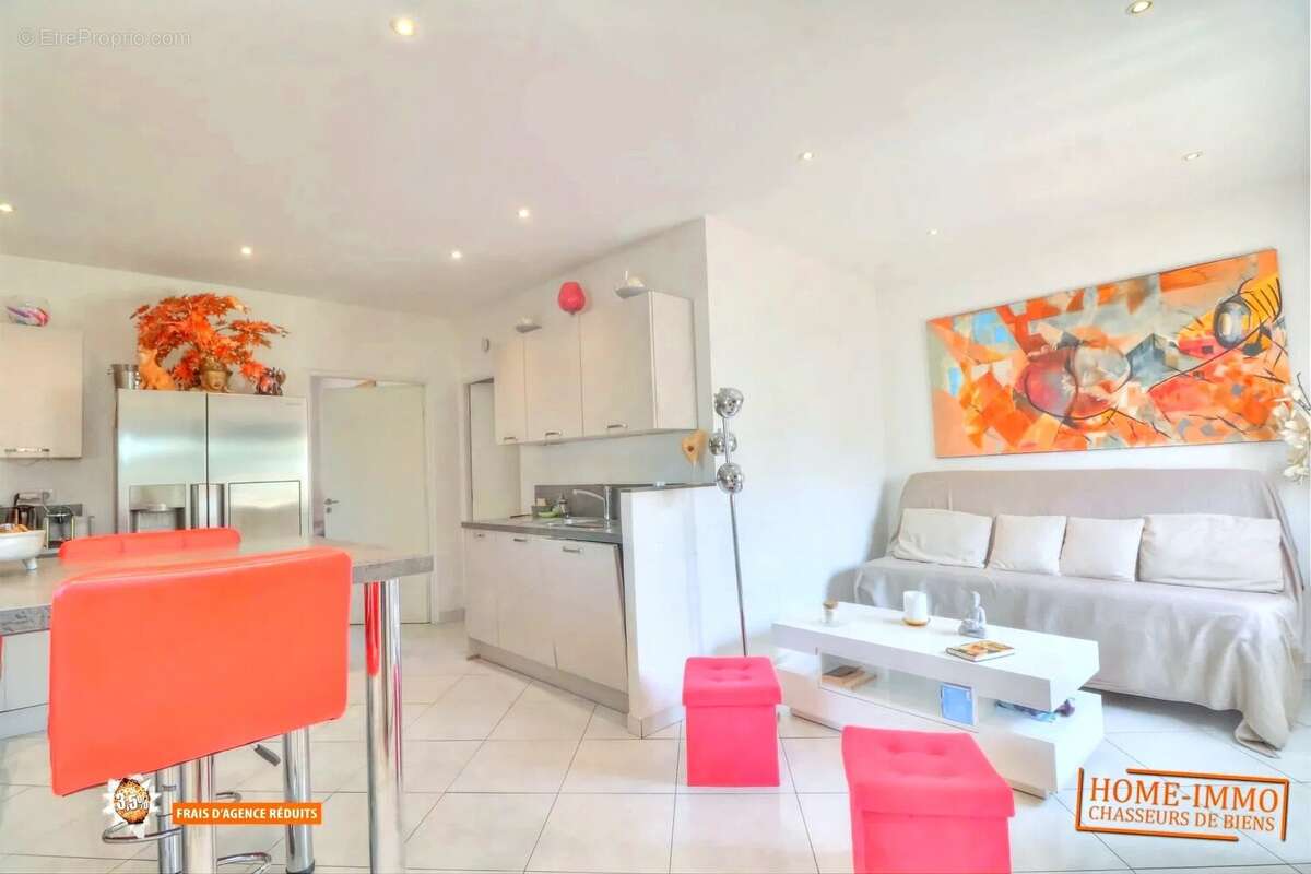 Appartement à VALLAURIS