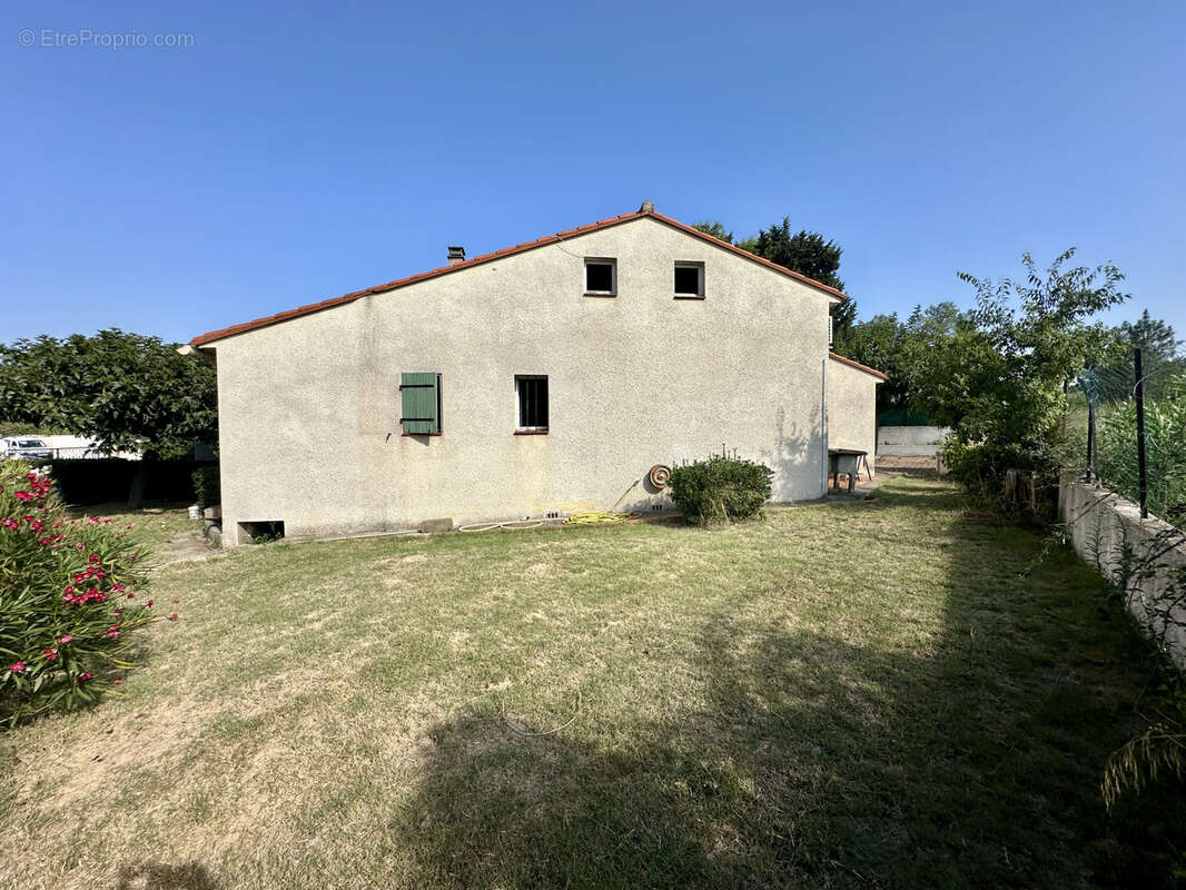 Maison à VILLEMOLAQUE