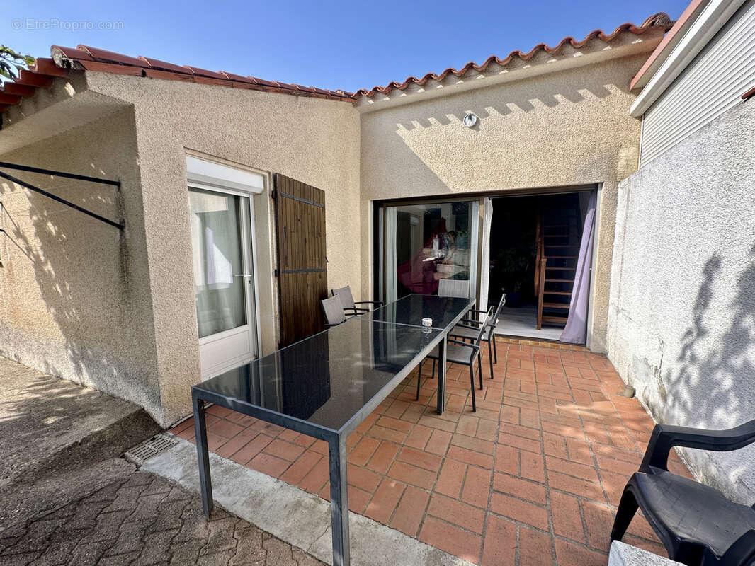 Maison à VILLEMOLAQUE