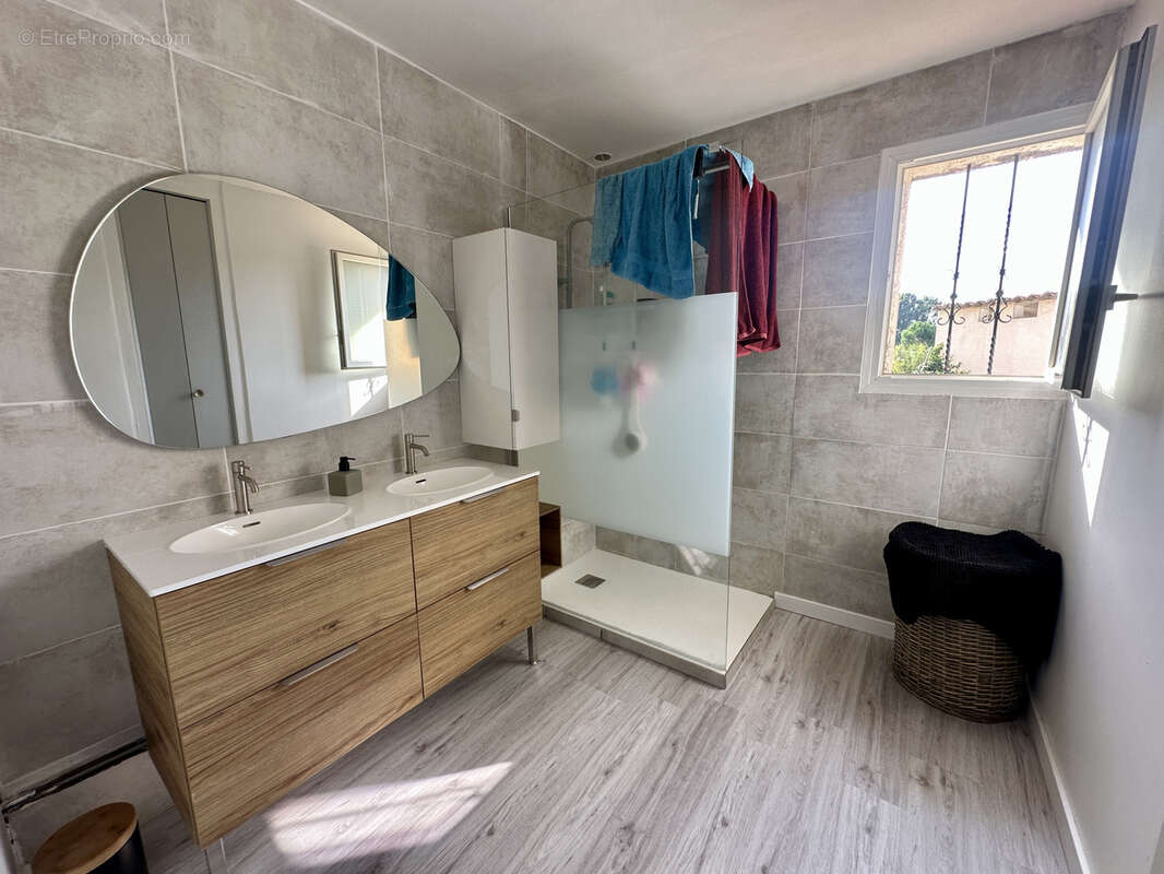 Maison à VILLEMOLAQUE