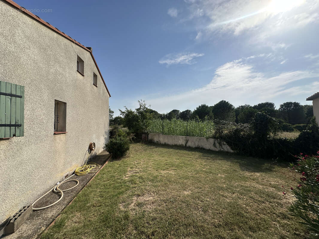 Maison à VILLEMOLAQUE