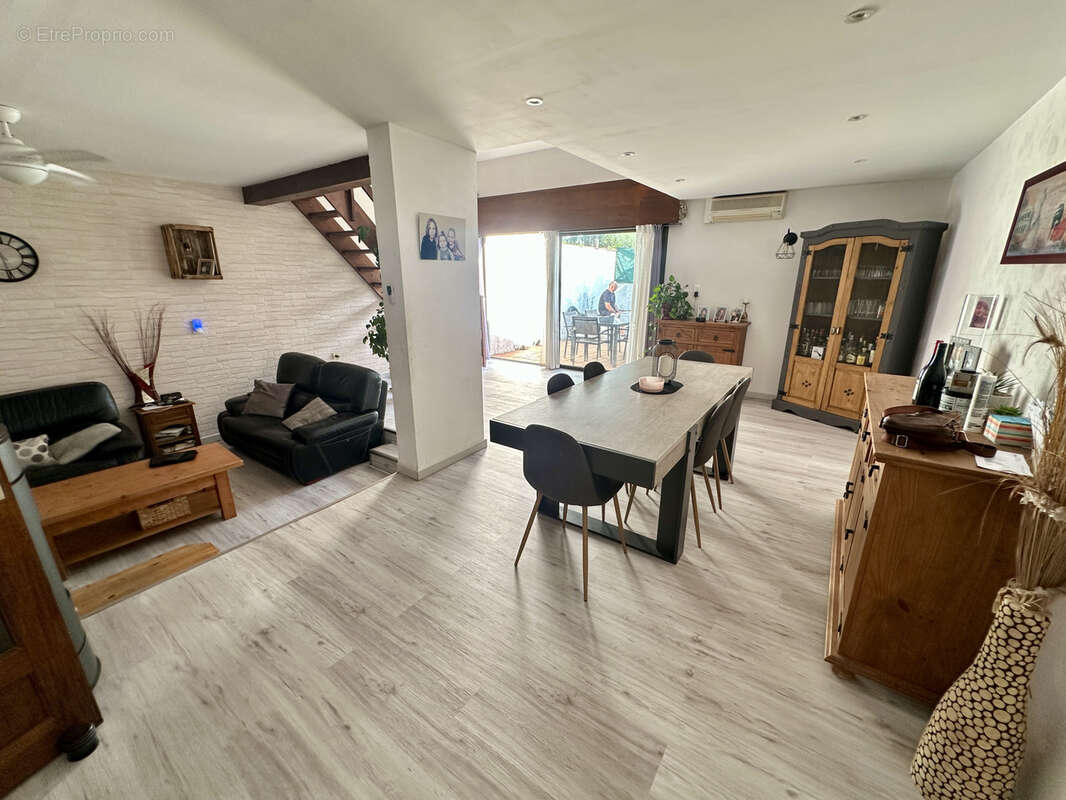 Maison à VILLEMOLAQUE