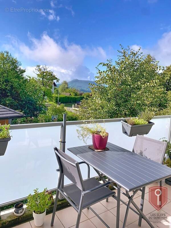 Appartement à MINZIER