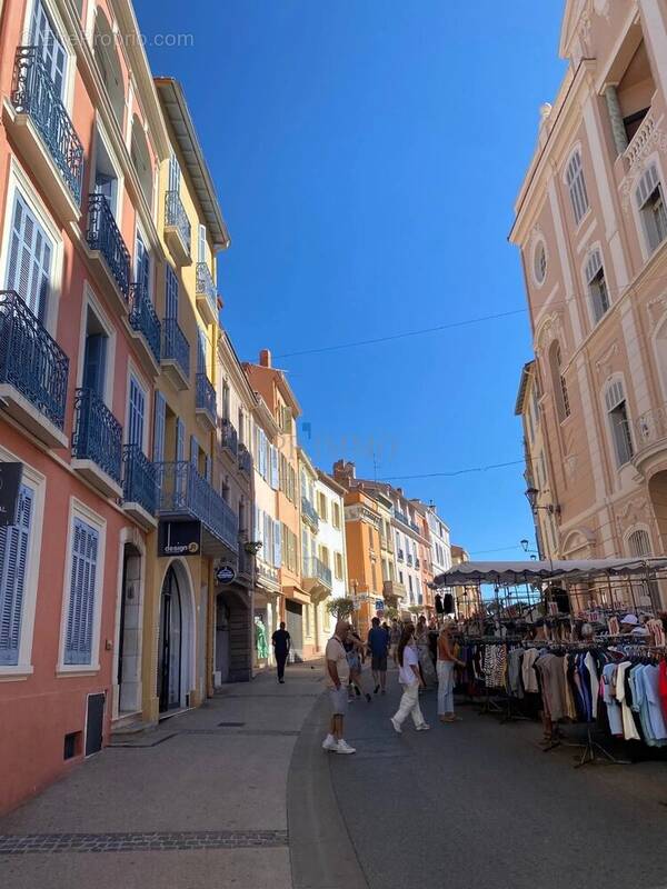 Appartement à FREJUS