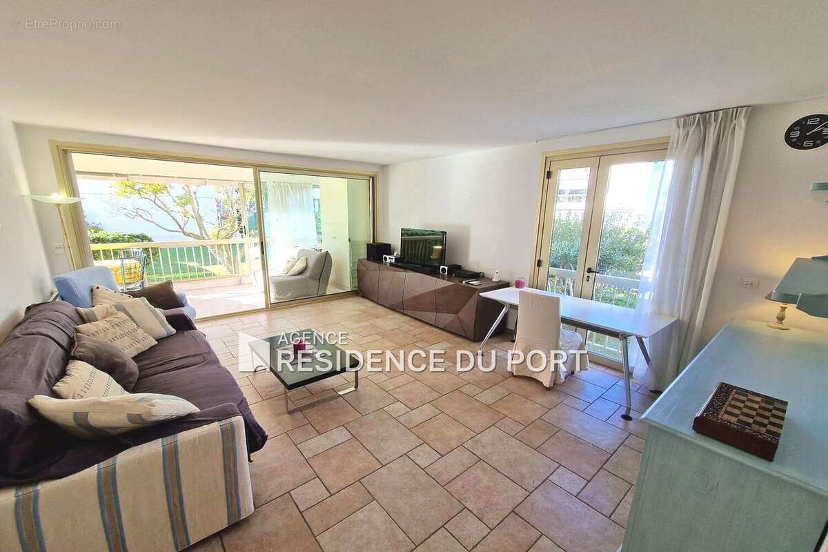 Appartement à MANDELIEU-LA-NAPOULE