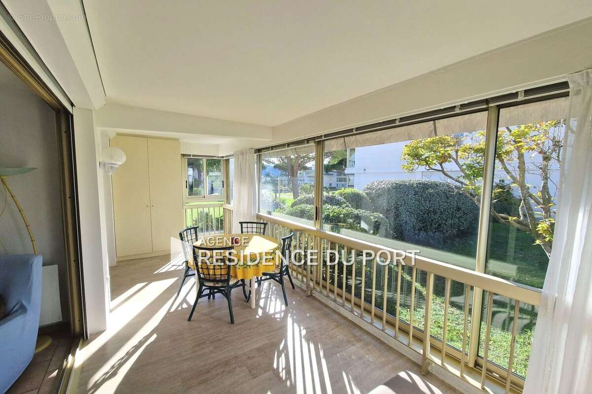 Appartement à MANDELIEU-LA-NAPOULE