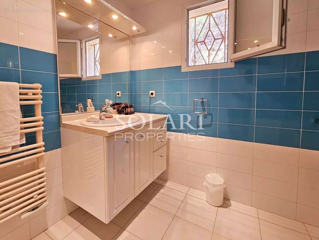 Maison à MANDELIEU-LA-NAPOULE