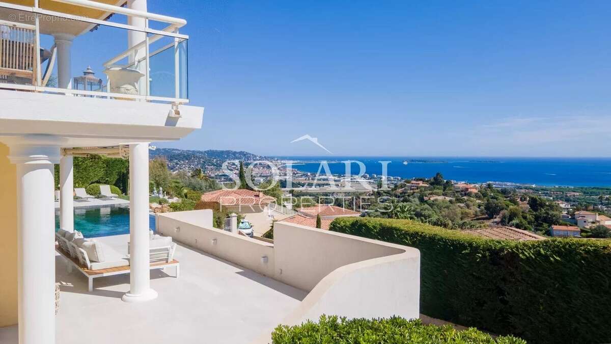 Maison à MANDELIEU-LA-NAPOULE