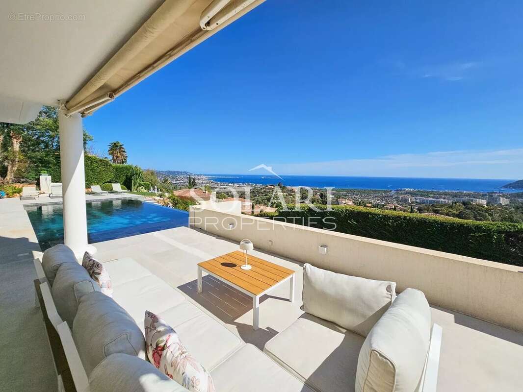 Maison à MANDELIEU-LA-NAPOULE