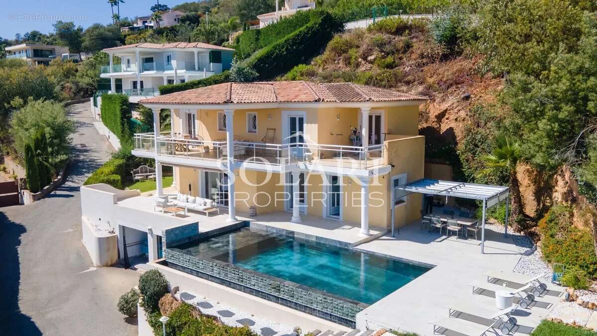 Maison à MANDELIEU-LA-NAPOULE