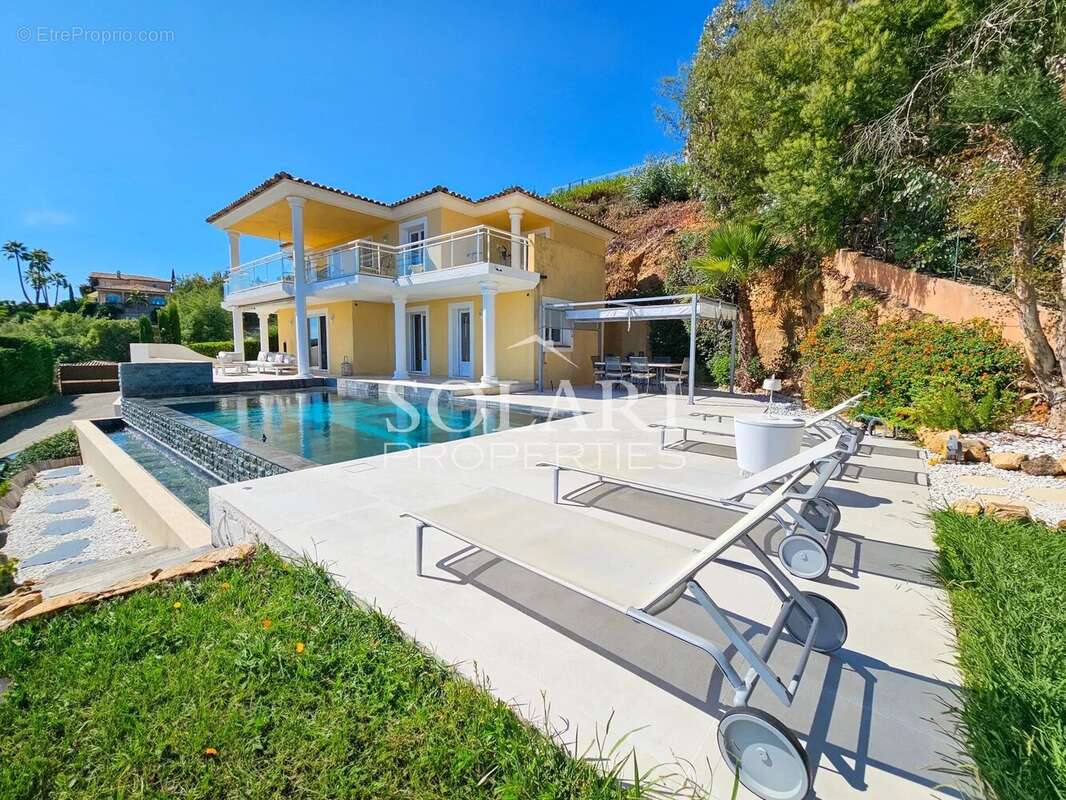 Maison à MANDELIEU-LA-NAPOULE