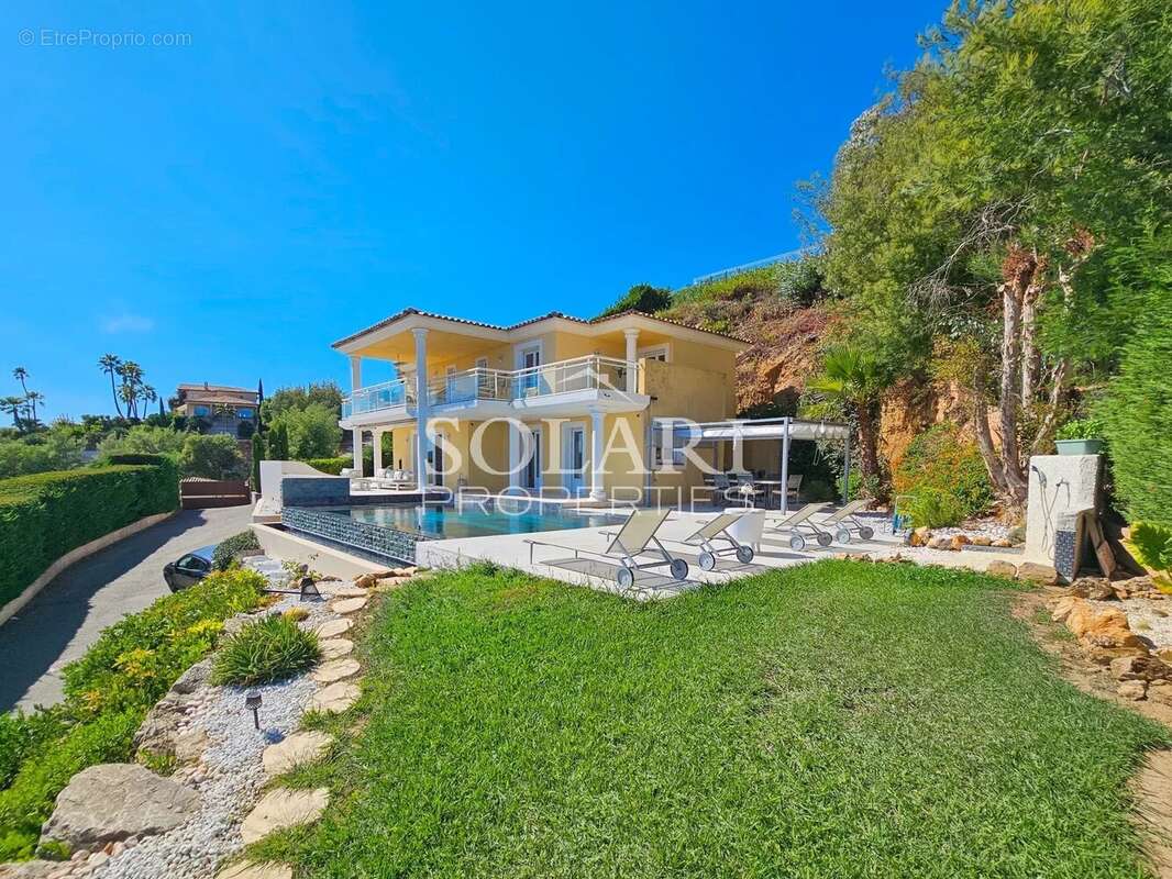 Maison à MANDELIEU-LA-NAPOULE